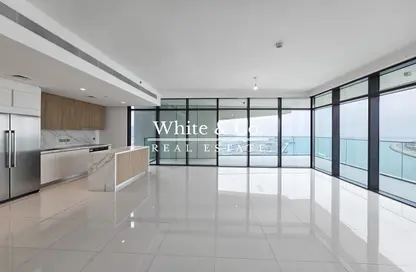 Apartment - 3 Bedrooms - 4 Bathrooms for sale in Beach Vista - EMAAR Beachfront - Dubai Harbour - Dubai