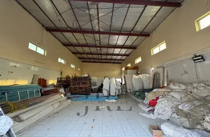 Warehouse - Studio - 1 Bathroom for rent in Al Sajaa - Sharjah