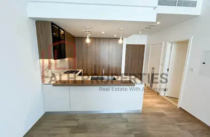 Apartment - 1 Bedroom - 2 Bathrooms for rent in Hamilton House - Jumeirah Village Circle - Dubai