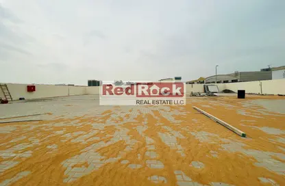 أرض - استوديو للايجار في المنطقة الصناعية رقم 4 - المنطقة الصناعية بالشارقة - الشارقة