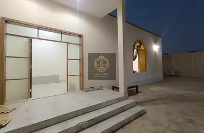 Apartment - 2 Bedrooms - 2 Bathrooms for rent in Mohamed Bin Zayed City - Abu Dhabi