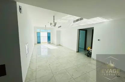 Apartment - 2 Bedrooms - 3 Bathrooms for rent in Corniche Tower - Ajman Corniche Road - Ajman
