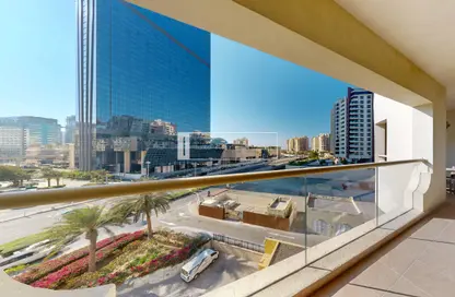Balcony image for: Apartment - 3 Bedrooms - 3 Bathrooms for rent in Al Das - Shoreline Apartments - Palm Jumeirah - Dubai, Image 1