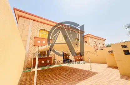 فيلا - 3 غرف نوم - 4 حمامات للايجار في البطين - العين
