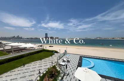 Apartment - 2 Bedrooms - 2 Bathrooms for sale in Royal Bay - Palm Jumeirah - Dubai