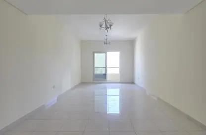 Apartment - 3 Bedrooms - 4 Bathrooms for rent in Al Khan Corniche - Al Khan - Sharjah