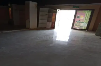 متجر - استوديو - 1 حمام للايجار في طراز فرنسي - المدينة الدولية - دبي