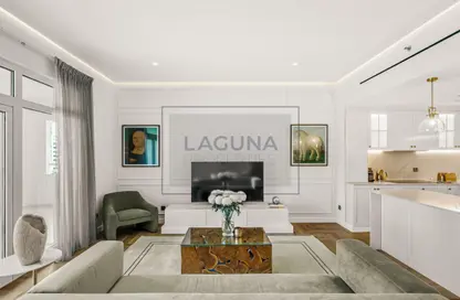 Living Room image for: Apartment - 2 Bedrooms - 3 Bathrooms for rent in Al Anbara - Shoreline Apartments - Palm Jumeirah - Dubai, Image 1