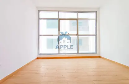 شقة - 2 غرف نوم - 3 حمامات للايجار في تجارية مويلح - الشارقة شقة - 2 غرف نوم - 3 حمامات للايجار في تجارية مويلح - الشارقة