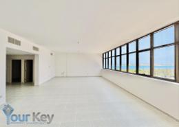 Duplex - 3 bedrooms - 4 bathrooms for rent in Cornich Al Khalidiya - Al Khalidiya - Abu Dhabi