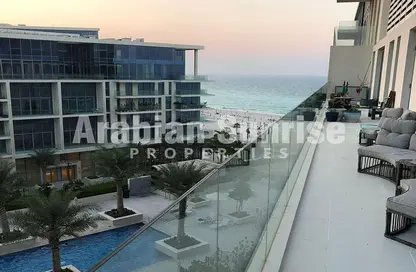 Balcony image for: Apartment - 4 Bedrooms - 5 Bathrooms for sale in Mamsha Al Saadiyat - Saadiyat Cultural District - Saadiyat Island - Abu Dhabi, Image 1