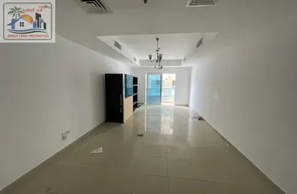 Apartment - 1 Bedroom - 2 Bathrooms for rent in Al Khan Corniche - Al Khan - Sharjah