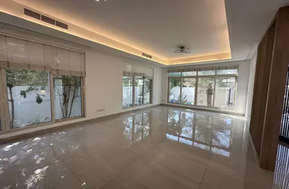 Villa - 4 Bedrooms - 5 Bathrooms for rent in Umm Suqeim 1 Villas - Umm Suqeim 1 - Umm Suqeim - Dubai