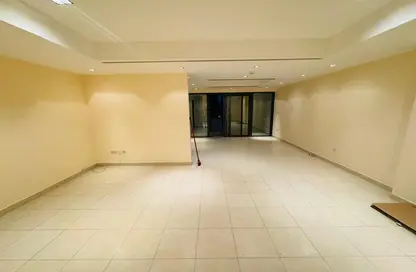 شقة - 2 غرف نوم - 4 حمامات للايجار في كورنيش الخان - الخان - الشارقة