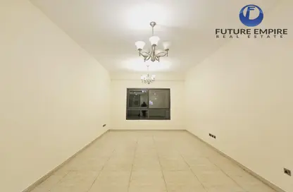 Apartment - 2 Bedrooms - 3 Bathrooms for rent in Yasmeen Building - Al Jaddaf - Dubai
