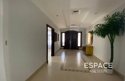 Villa - 4 Bedrooms - 5 Bathrooms for rent in Garden Homes Frond B - Garden Homes - Palm Jumeirah - Dubai