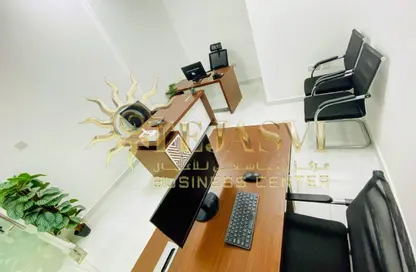 Office Space - Studio - 1 Bathroom for rent in Red Avenue - Al Garhoud - Dubai