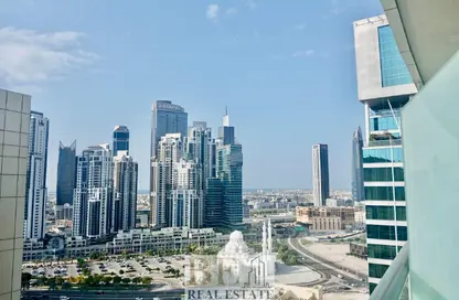 شقة - غرفة نوم - 2 حمامات للايجار في حافة الخليج - الخليج التجاري - دبي