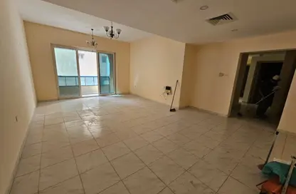 شقة - 2 غرف نوم - 3 حمامات للايجار في شارع التعاون الجديد - التعاون - الشارقة