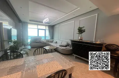 شقة - غرفة نوم - 2 حمامات للايجار في مساكن كورنيش عجمان - طريق كورنيش عجمان - عجمان