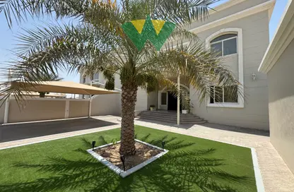 Villa - 4 Bedrooms - 5 Bathrooms for rent in Mohamed Bin Zayed Centre - Mohamed Bin Zayed City - Abu Dhabi