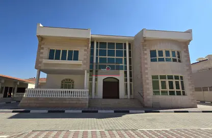 صورة لـ مبنى خارجي فيلا - 6 غرف نوم للايجار في مدينة خليفة أ - مدينة خليفة - أبوظبي ، صورة رقم 1