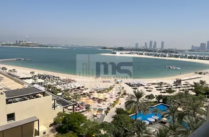 Apartment - 3 Bedrooms - 4 Bathrooms for rent in Al Msalli - Shoreline Apartments - Palm Jumeirah - Dubai