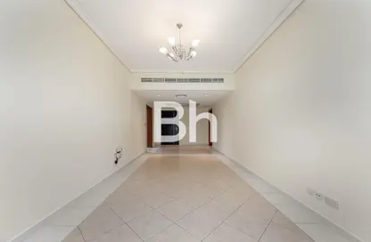 Apartment - 2 Bedrooms - 2 Bathrooms for rent in 21st Century Tower - Sheikh Zayed Road - Dubai