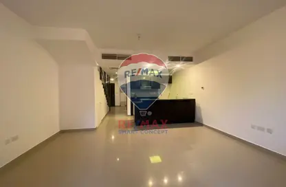 Villa - 5 Bedrooms - 6 Bathrooms for rent in Contemporary Style - Al Reef Villas - Al Reef - Abu Dhabi