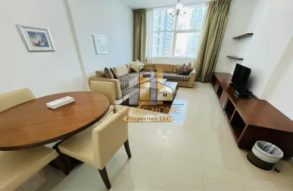 Apartment - 2 Bedrooms - 2 Bathrooms for rent in Corniche View Tower - Corniche Road - Abu Dhabi