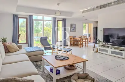 Villa - 3 Bedrooms - 4 Bathrooms for rent in Springs 11 - The Springs - Dubai