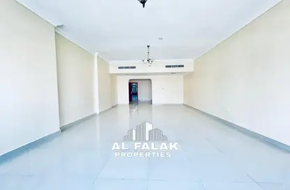 شقة - 3 غرف نوم - 4 حمامات للايجار في الممزر - الشارقة - الشارقة