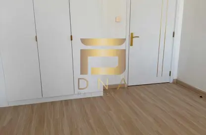 Apartment - 1 Bedroom - 2 Bathrooms for rent in Mazaya 25 - Queue Point - Dubai Land - Dubai