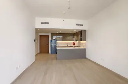 شقة - 2 غرف نوم - 2 حمامات للبيع في عزيزي العنبر - الفرجان - دبي