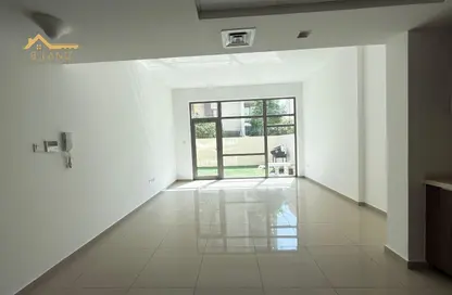 شقة - غرفة نوم - 2 حمامات للايجار في أبتاون الزاهية - الزاهية - تجارية مويلح - الشارقة شقة - غرفة نوم - 2 حمامات للايجار في أبتاون الزاهية - الزاهية - تجارية مويلح - الشارقة