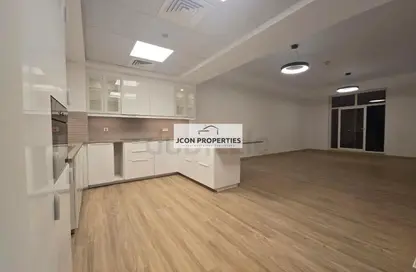 شقة - غرفة نوم - 2 حمامات للايجار في 2 نيو بريدج هيلز - نيو بريدج هيلز - مدينة السيارات - دبي