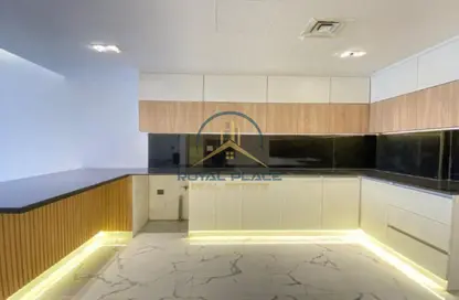 Apartment - 1 Bedroom - 2 Bathrooms for rent in Al Amir Building - Arjan - Dubai