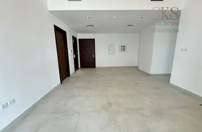 شقة - غرفة نوم - 2 حمامات للايجار في برج إس بي أو - البرشاء 1 - البرشاء - دبي