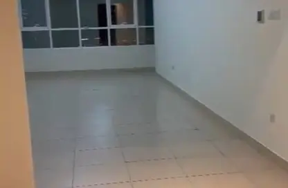 شقة - 2 غرف نوم - 2 حمامات للايجار في شارع التعاون - التعاون - الشارقة