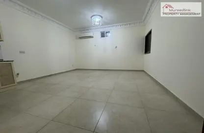 Apartment - 1 Bathroom for rent in Al Muroor Tower - Muroor Area - Abu Dhabi