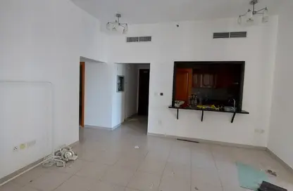 Apartment - 2 Bedrooms - 2 Bathrooms for rent in Sheikh Zayed Road - Dubai
