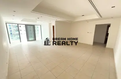 Apartment - 2 Bedrooms - 4 Bathrooms for rent in Beach Tower 2 - Al Khan Lagoon - Al Khan - Sharjah