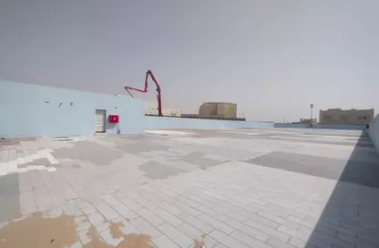 Warehouse - Studio - 2 Bathrooms for rent in Al Sajaa Industrial - Al Sajaa - Sharjah