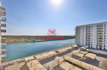 Apartment - 3 Bedrooms - 4 Bathrooms for sale in Waters Edge - Yas Island - Abu Dhabi