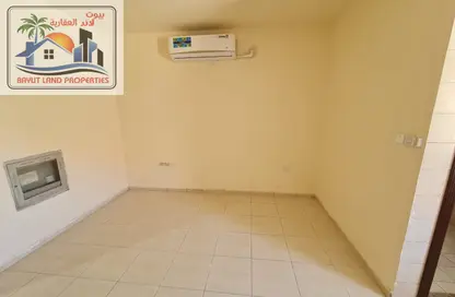 Apartment - Studio - 1 Bathroom for rent in Muweileh Community - Muwaileh Commercial - Sharjah