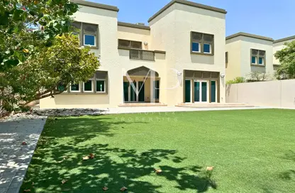 Villa - 3 Bedrooms - 4 Bathrooms for rent in Regional - Jumeirah Park - Dubai