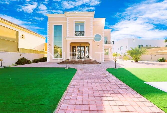 Villa - 4 Bedrooms - 5 Bathrooms for rent in Al Barsha South 1 - Al Barsha South - Al Barsha - Dubai