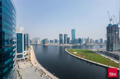 Apartment - 1 Bedroom - 2 Bathrooms for rent in Bay's Edge - Business Bay - Dubai