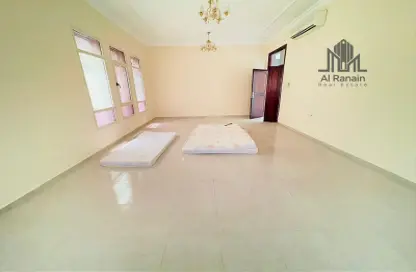 Apartment - 3 Bedrooms - 4 Bathrooms for rent in Al Masoodi - Al Ain