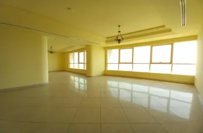 Apartment - 4 Bedrooms - 5 Bathrooms for rent in Al Majaz 3 - Al Majaz - Sharjah